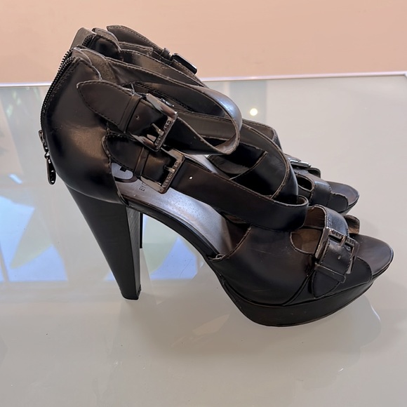 Guess gladiator open toe black platform heels 4.5” - Picture 3 of 5